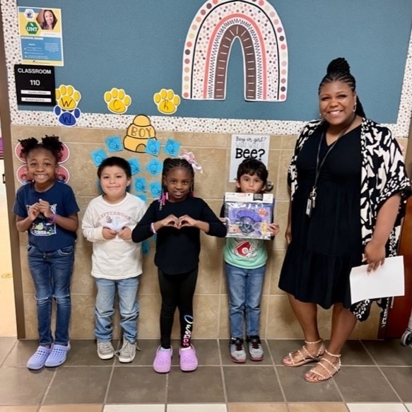 We are celebrating these amazing Kinder, 1st and 2nd grade Jaguars who were recognized at βοΈPrize Patrol βοΈfor their Leader In Me and AVID skills! πππ