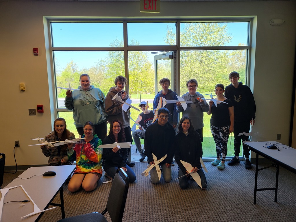 Today LHS support students attended the Carnegie Hall FabLab at the Career Link center in Gettysburg. They got to use Inkscape to design gliders and key tags. They then printed them out on a laser printer. Students had a fun time learning the design process and seeing the end result. 