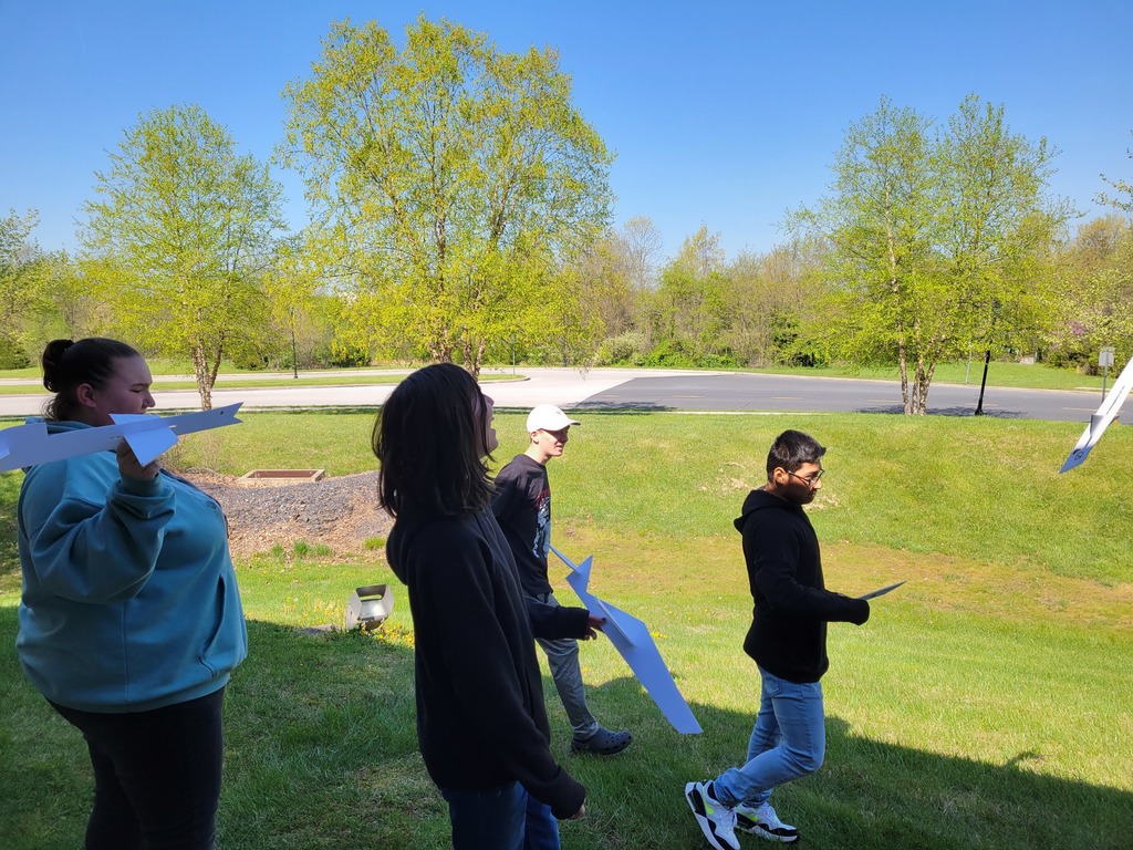 Today LHS support students attended the Carnegie Hall FabLab at the Career Link center in Gettysburg. They got to use Inkscape to design gliders and key tags. They then printed them out on a laser printer. Students had a fun time learning the design process and seeing the end result. 
