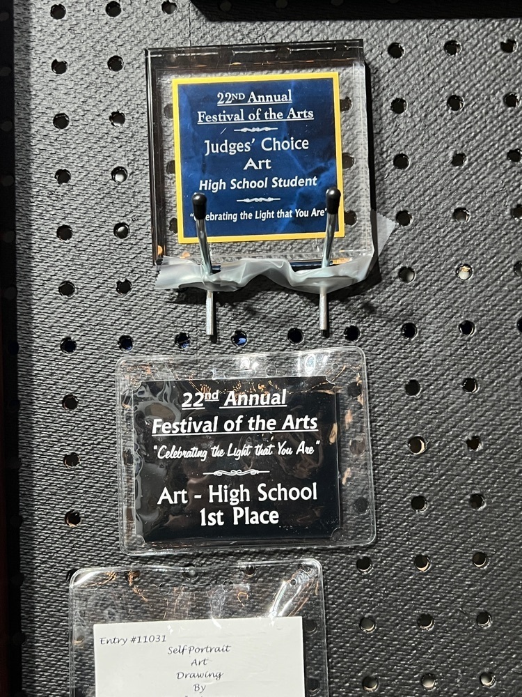 Congratulations to Mia Conway (3rd place winner) and Nicole Arzayus (1st place & Judges Choice Award) for their entry and awards in the St. Francis Festival of the Arts. Beautiful work!