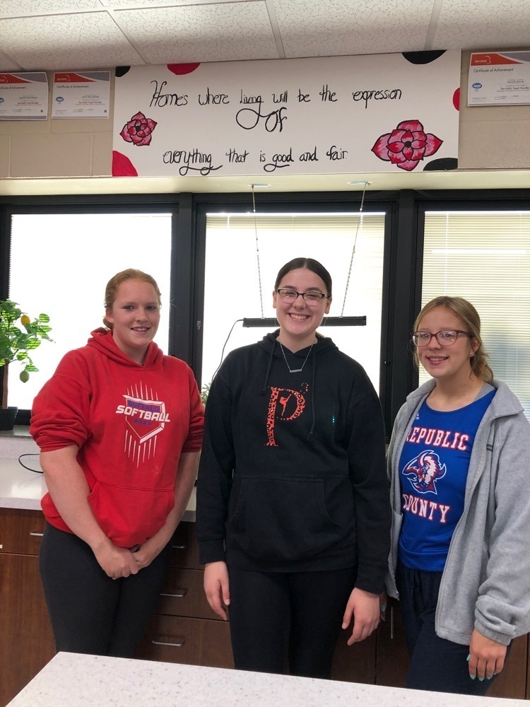 Caitlynn, Keirra, and Abby - up early!