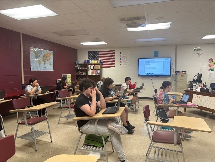 6th graders reviewing for the Map test