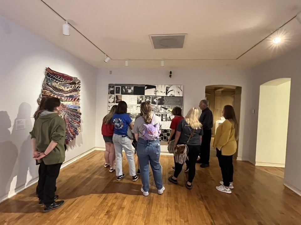 Claremore High School Art students at the Philbrook art museum