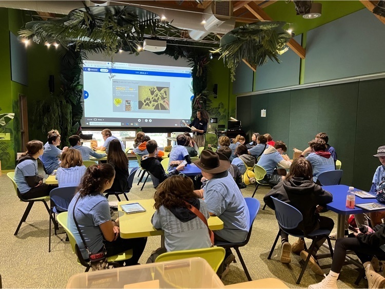 students at zoo