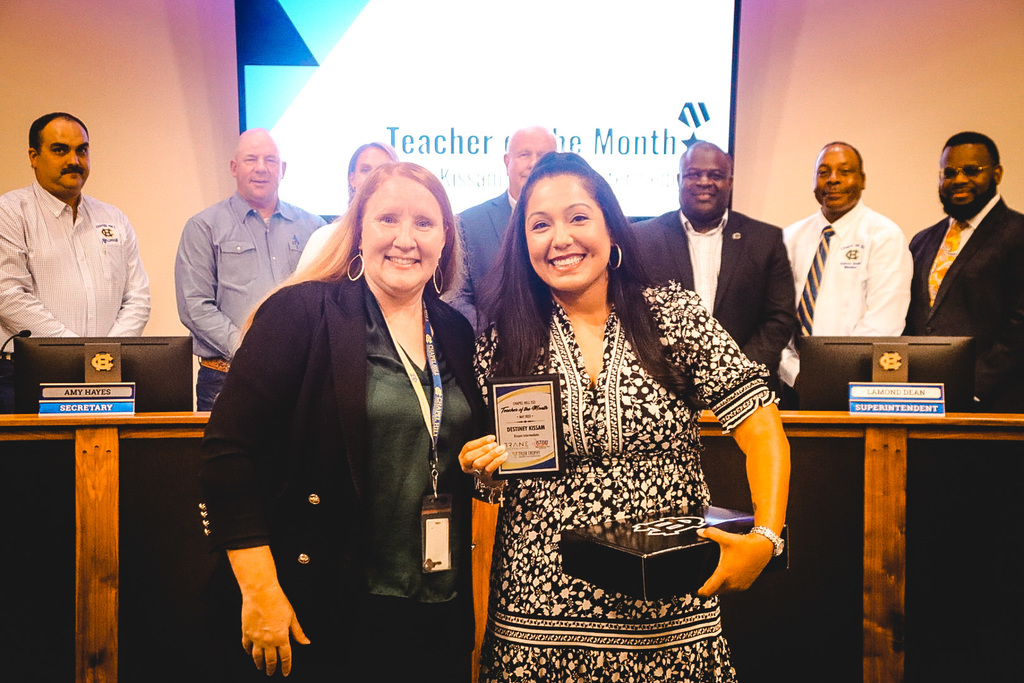 🎉Congrats to the following recognized #ChapelHillISD individuals: ▪️Student of the Month: Isabella Pena - Kissam Intermediate ▪️Teacher of the Month: Destiney Kissam - Kissam Intermediate ▪️Staff of the Month: Lido Osorio - Kissam Intermediate ▪️District Employee of the Month: Sonja Sadler - Child Nutrition Photos by CTE Student Layton Ekwuruke