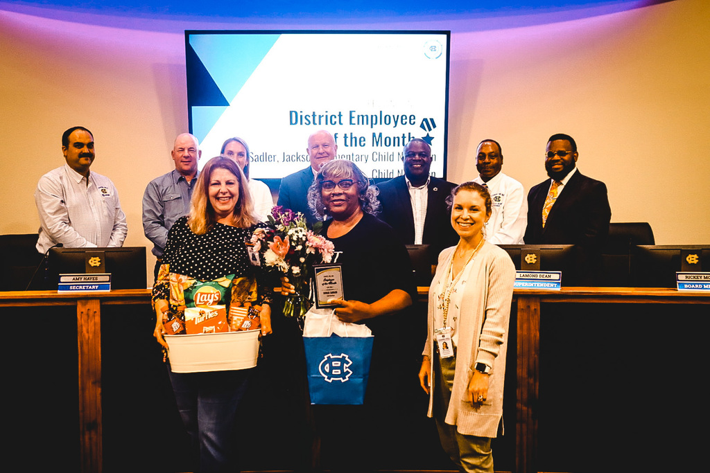 🎉Congrats to the following recognized #ChapelHillISD individuals: ▪️Student of the Month: Isabella Pena - Kissam Intermediate ▪️Teacher of the Month: Destiney Kissam - Kissam Intermediate ▪️Staff of the Month: Lido Osorio - Kissam Intermediate ▪️District Employee of the Month: Sonja Sadler - Child Nutrition Photos by CTE Student Layton Ekwuruke