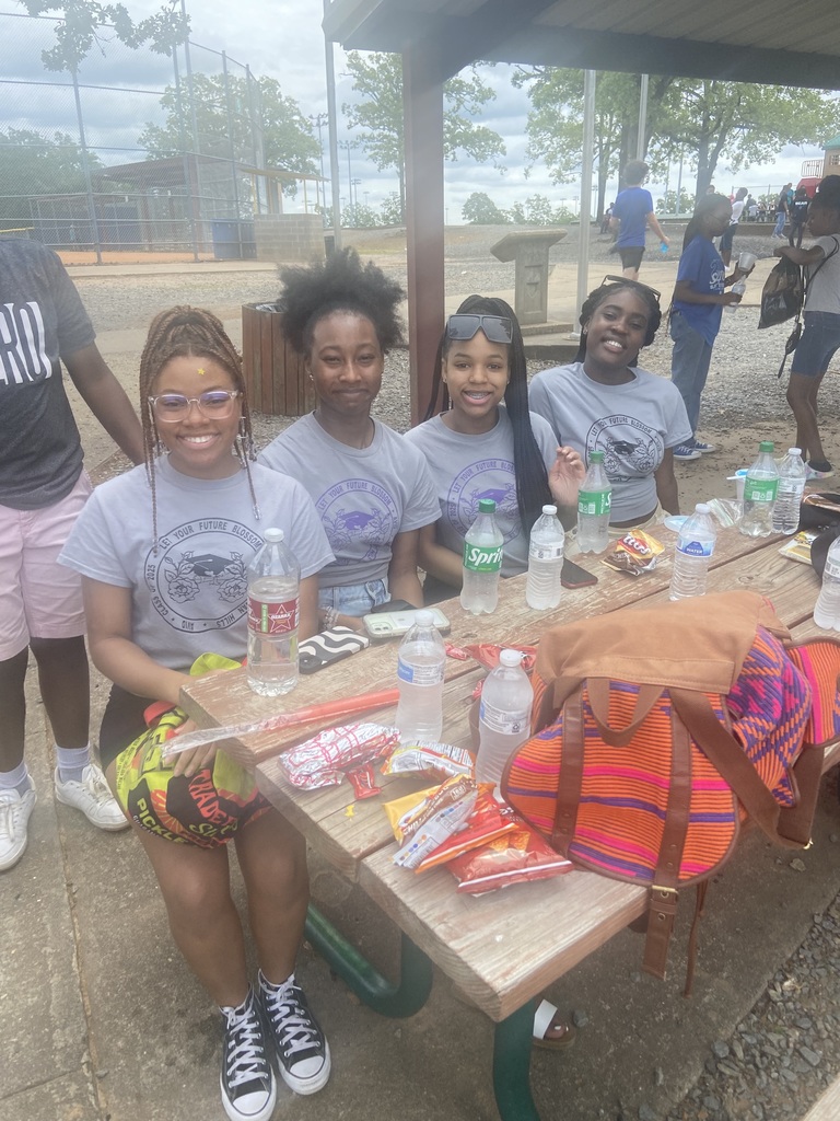 sh feeder AVID picnic