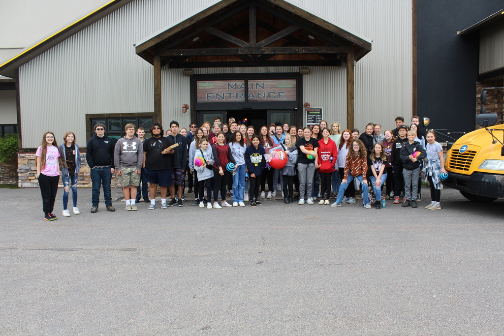 Students outside the Mineshaft