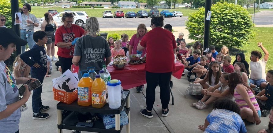 3rd grade celebrates end of school year with an outside party