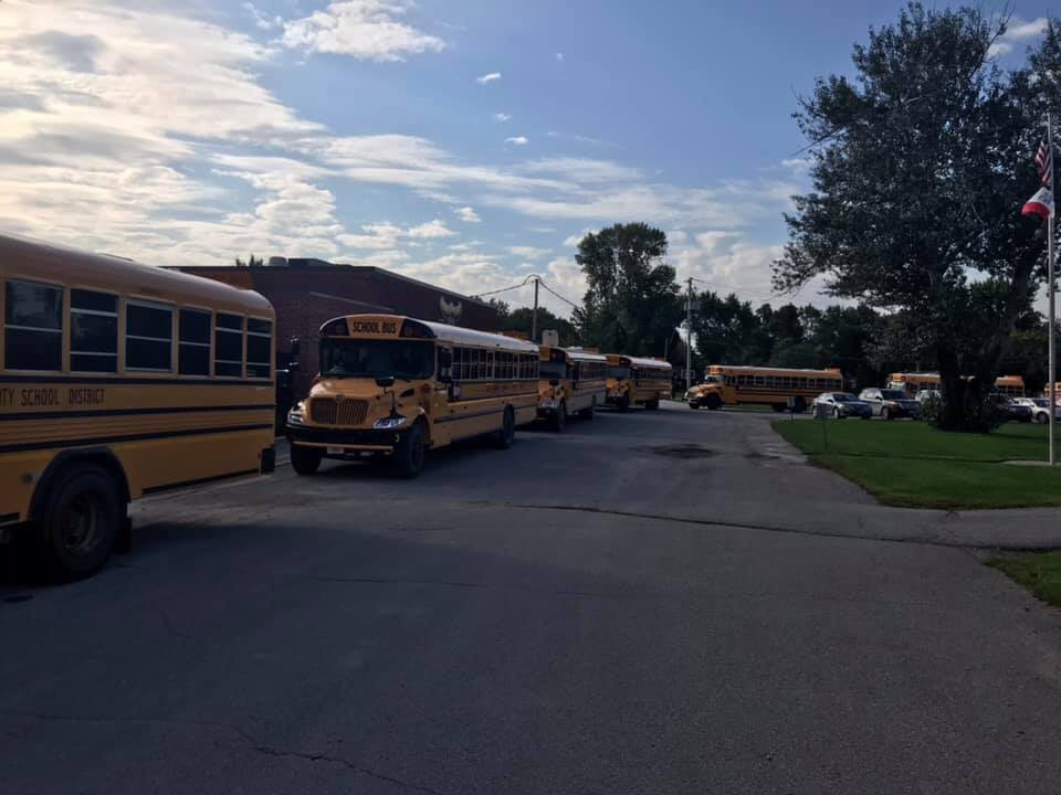MP East Elementary Annual Bus Expectations and Evacuation Drill with classroom teachers, bus drivers and MP Transportation Director, Teresa Hartley working together to educate our students. 💛🚌🖤#mphawks