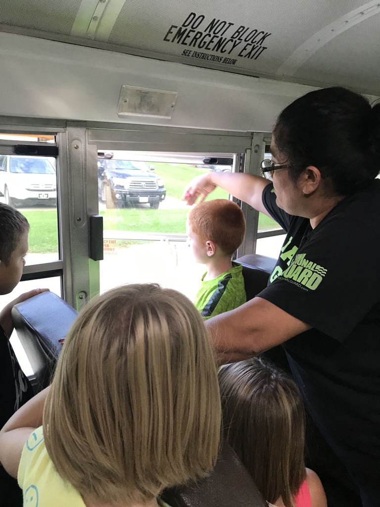 MP East Elementary Annual Bus Expectations and Evacuation Drill with classroom teachers, bus drivers and MP Transportation Director, Teresa Hartley working together to educate our students. 💛🚌🖤#mphawks