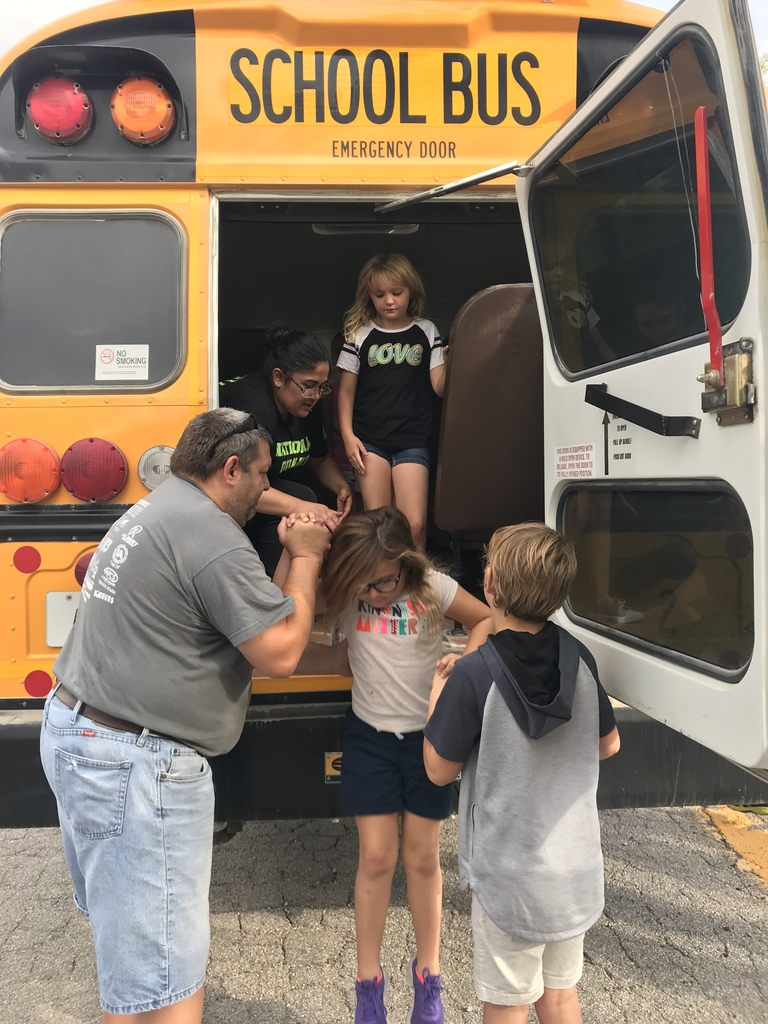 MP East Elementary Annual Bus Expectations and Evacuation Drill with classroom teachers, bus drivers and MP Transportation Director, Teresa Hartley working together to educate our students. 💛🚌🖤#mphawks