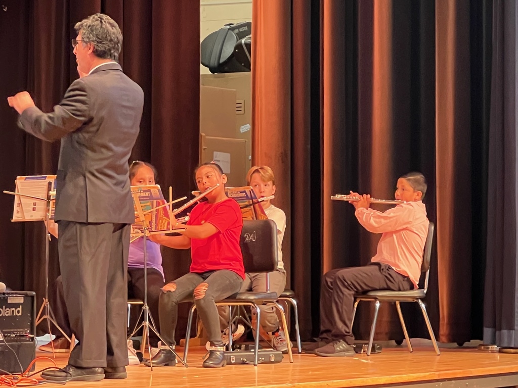 Fourth Grade had their Spring Concert! The Band, Strings, and the Chorus performed many amazing songs. Congrats to a wonderful show!