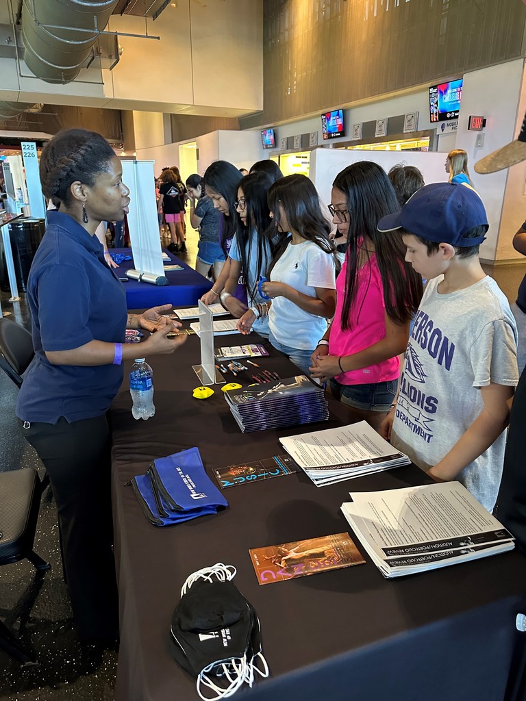 Middle school AVID students attend College Fair and Speaker Series at Miami Marlins stadium