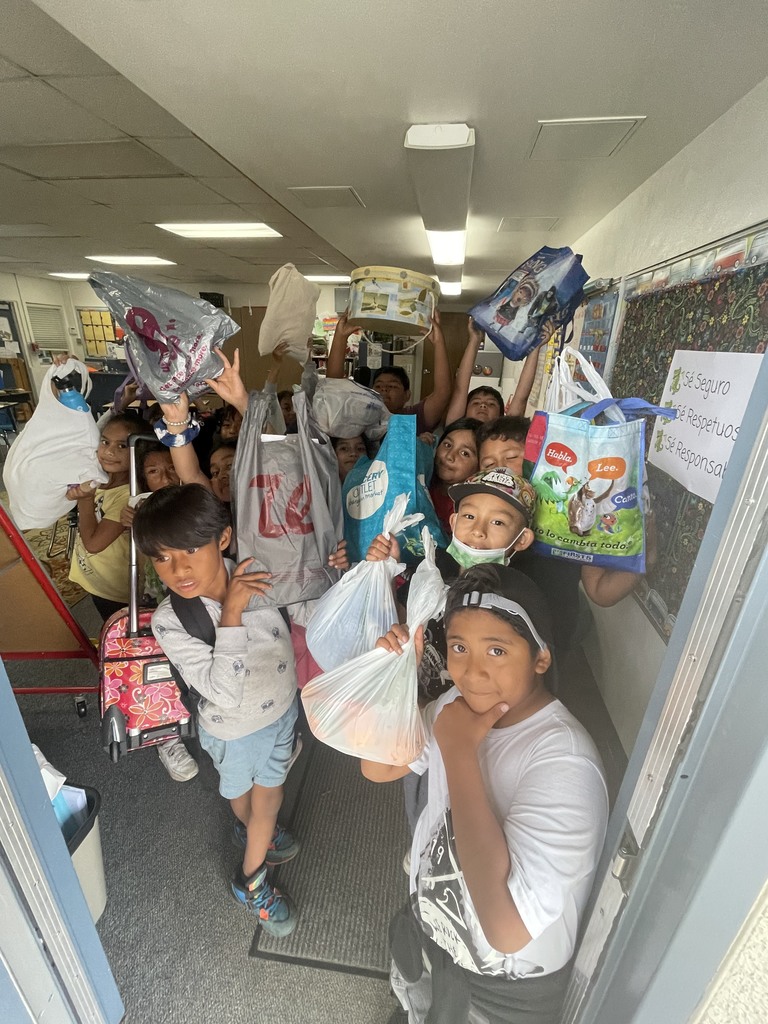 Mrs. Elias' class with a bunch of bags