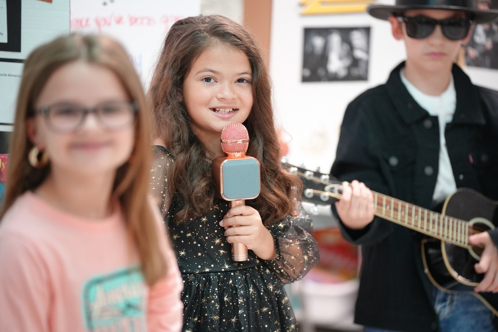 Microphone Student