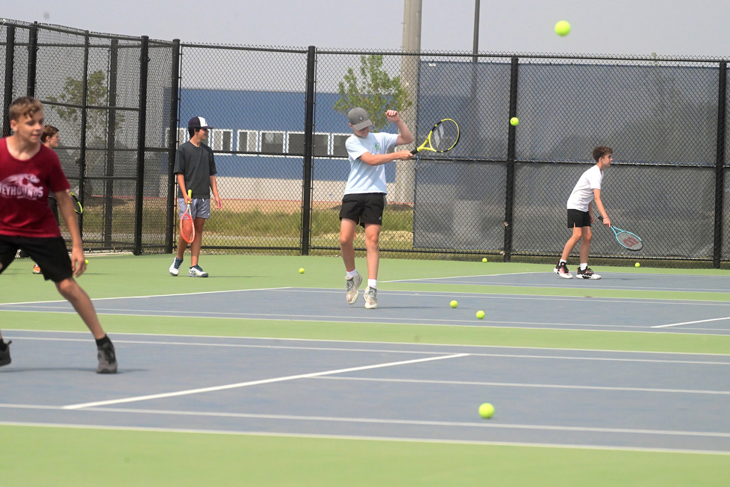 FHS tennis camp