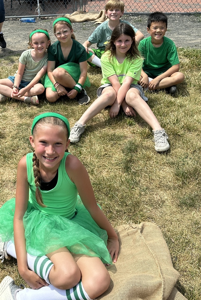 third grade students on the green team during field day