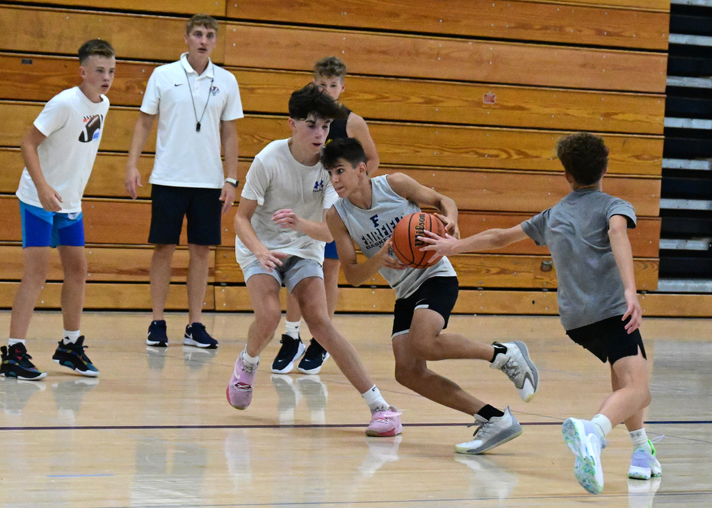 Boys basketball camp
