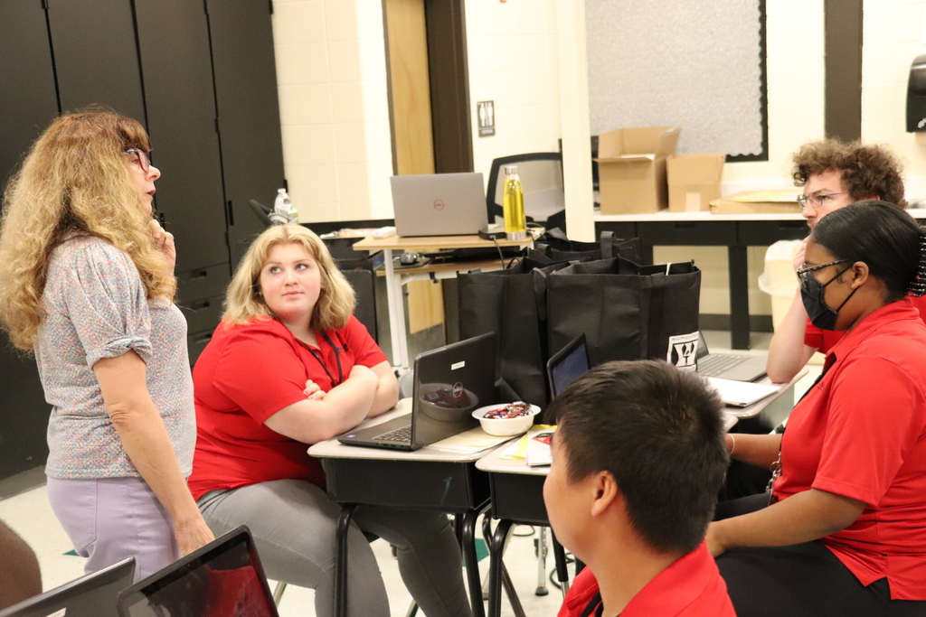students listen to Lower Shore Alliance representative