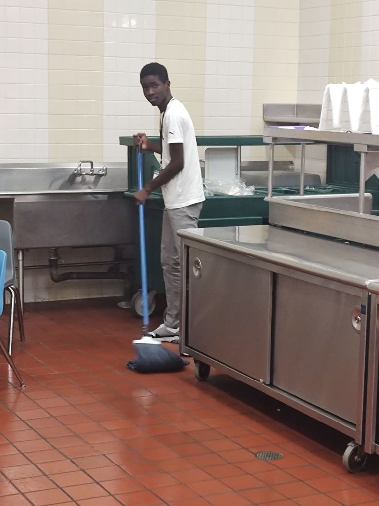summer crew students working