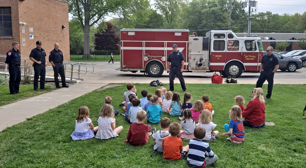 Bay Village Fire Dept talks to Glenview kids