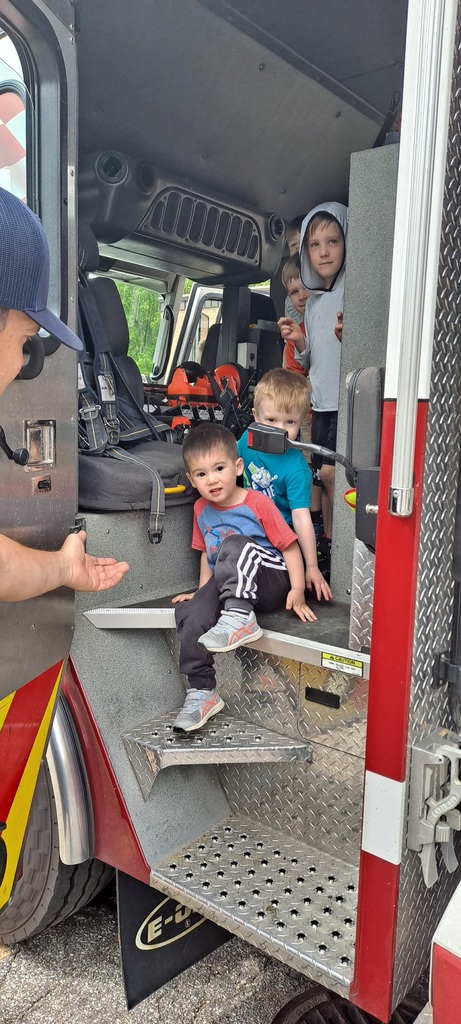 BVFD at Glenview Center for tour of truck