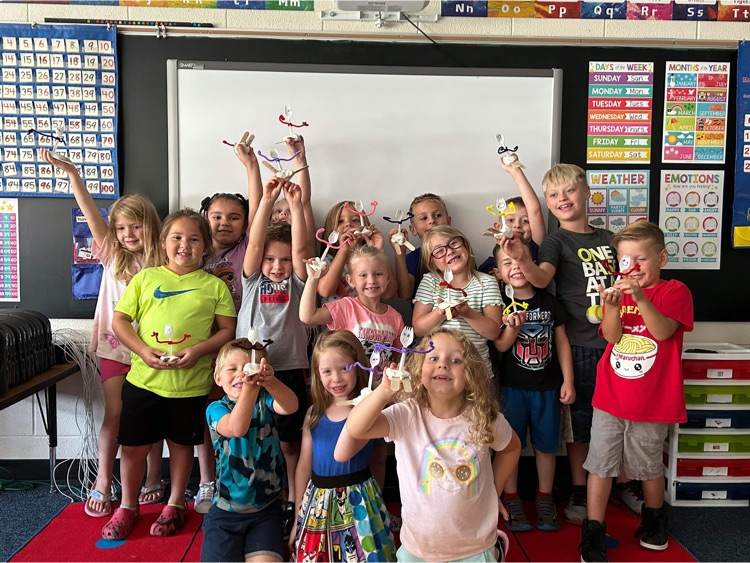 We went over emotions and friendship by making our own friend forky!  🔴🔵  #HESRedHawks #USD415 #RedHawkReady #Hiawathaks #HiawathaKansas #VisitHiawatha 🔴🔵
