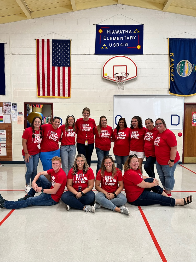 HES is loving our new our favorite shirts from the The Shirt Shack & Apparel!  🔴🔵  #HESRedHawks #HHSRedHawkAlumni #USD415 #RedHawkReady #Hiawathaks #HiawathaKansas #VisitHiawatha 🔴🔵
