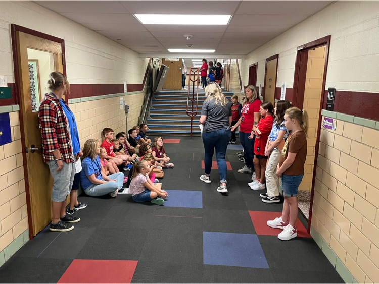 The fourth grade helped teach the younger grades how to be safe, respectful, and responsible in school!   🔴🔵  #HESRedHawks #USD415 #RedHawkReady #Hiawathaks #HiawathaKansas #VisitHiawatha 🔴🔵