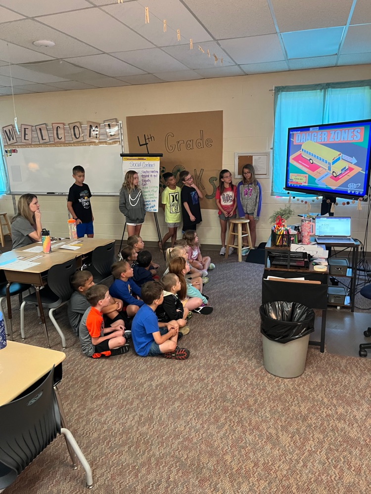 The fourth grade helped teach the younger grades how to be safe, respectful, and responsible in school!   🔴🔵  #HESRedHawks #USD415 #RedHawkReady #Hiawathaks #HiawathaKansas #VisitHiawatha 🔴🔵
