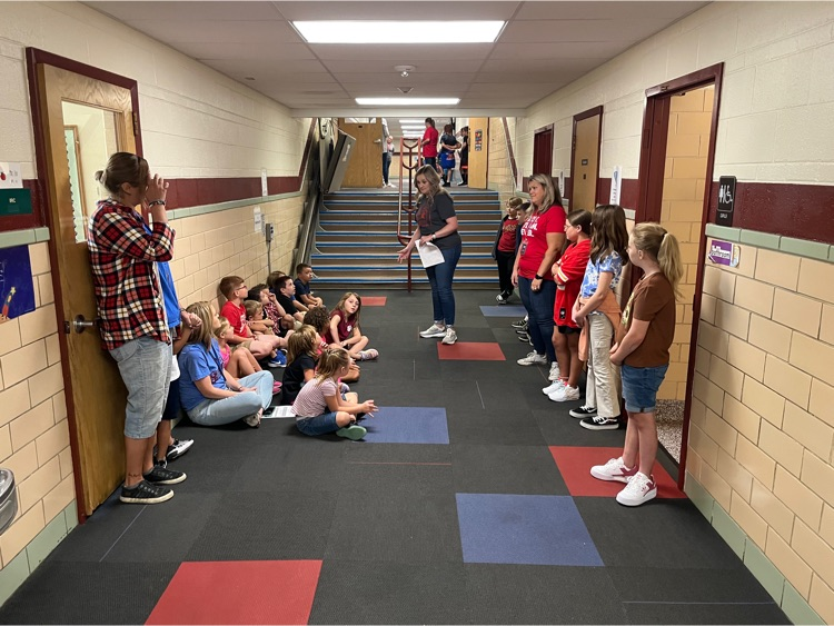 The fourth grade helped teach the younger grades how to be safe, respectful, and responsible in school!   🔴🔵  #HESRedHawks #USD415 #RedHawkReady #Hiawathaks #HiawathaKansas #VisitHiawatha 🔴🔵
