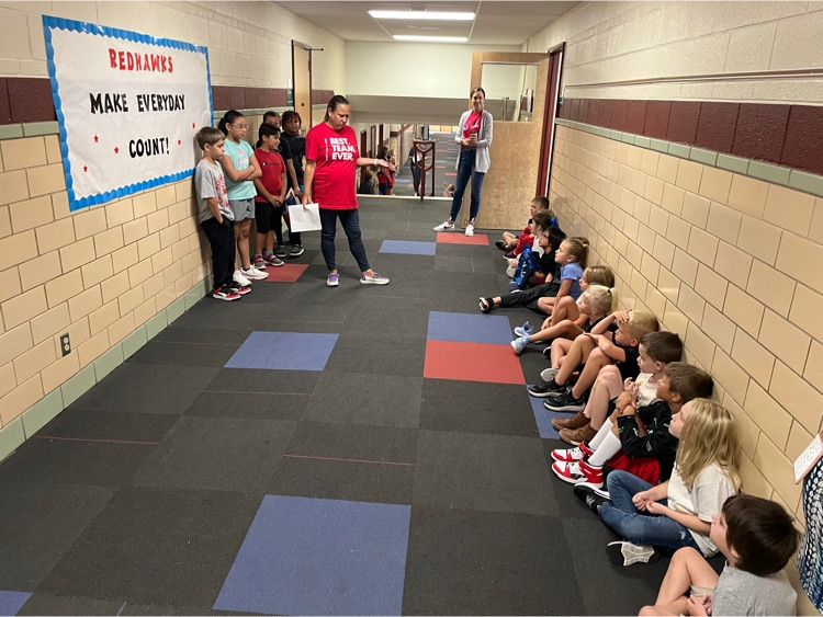 The fourth grade helped teach the younger grades how to be safe, respectful, and responsible in school!   🔴🔵  #HESRedHawks #USD415 #RedHawkReady #Hiawathaks #HiawathaKansas #VisitHiawatha 🔴🔵