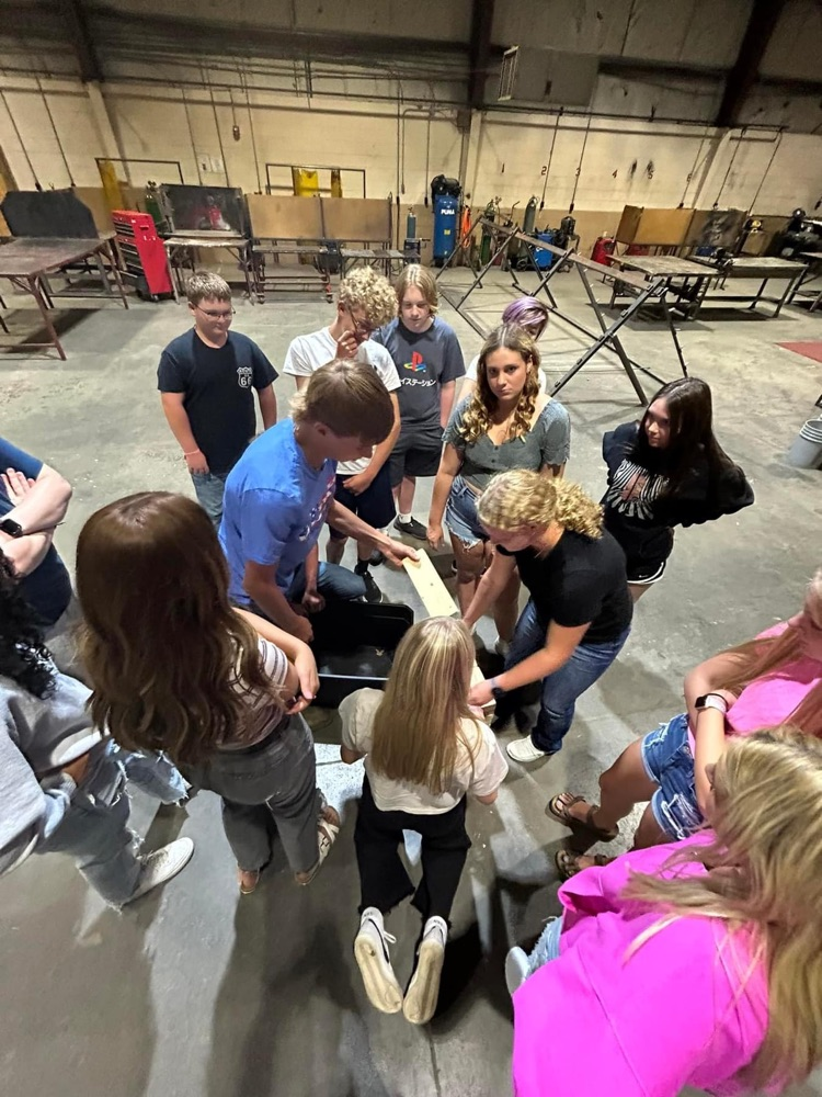2023-2024 has begun! Giant Jenga with teamwork, leadership, communication and engineering on the first day of Agriscience. We’ve found our “circle” And it’s gonna be a great year Greenhands.