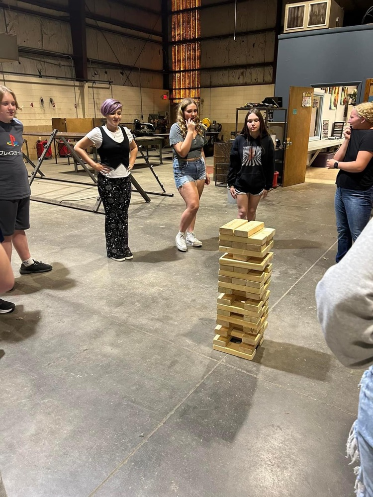 2023-2024 has begun! Giant Jenga with teamwork, leadership, communication and engineering on the first day of Agriscience. We’ve found our “circle” And it’s gonna be a great year Greenhands.
