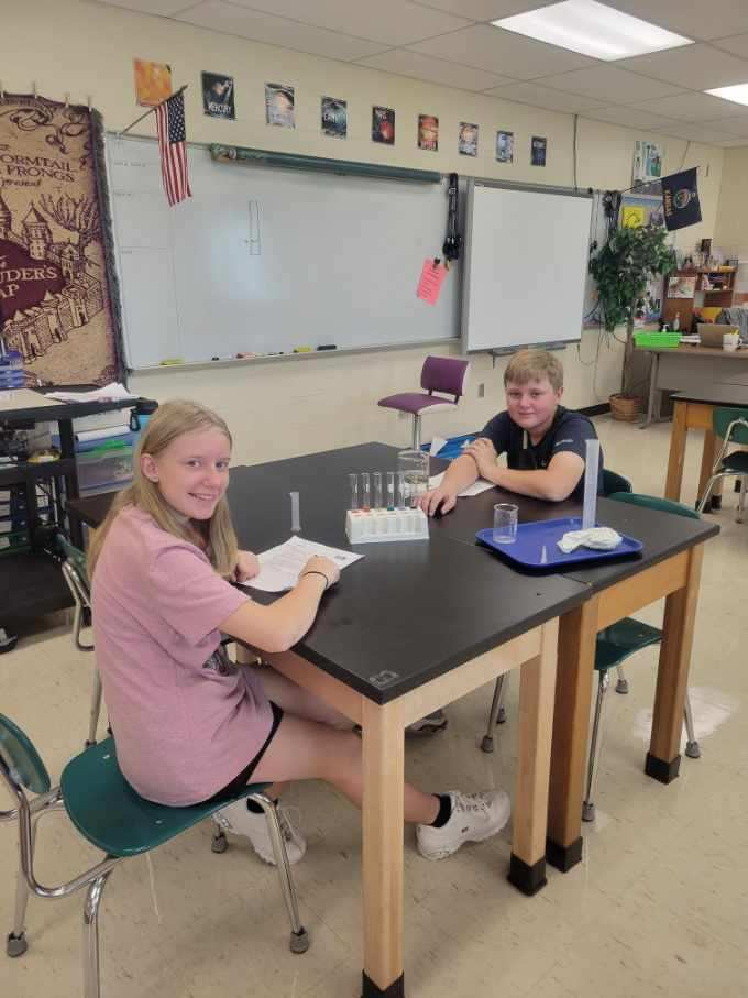 7th grade students enjoyed practicing measurement, precision, safety and reviewing science tools with a Rainbow Lab! 🔴🔵 #HMSRedHawks #USD415 #RedHawkReady #Hiawathaks #HiawathaKansas #VisitHiawatha 🔴🔵