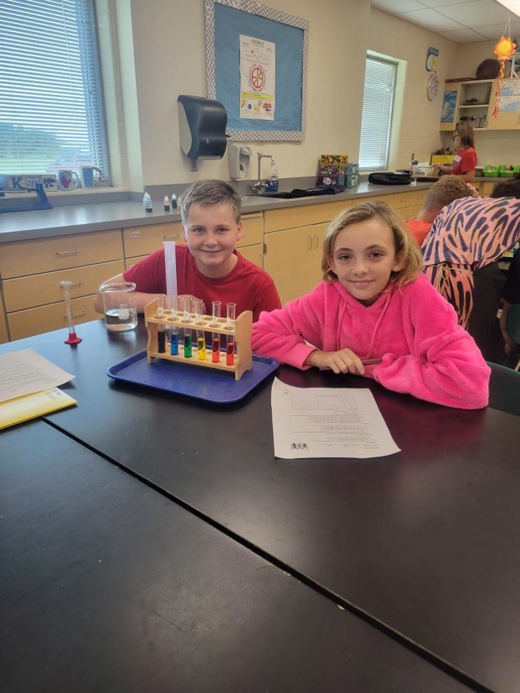 7th grade students enjoyed practicing measurement, precision, safety and reviewing science tools with a Rainbow Lab! 🔴🔵 #HMSRedHawks #USD415 #RedHawkReady #Hiawathaks #HiawathaKansas #VisitHiawatha 🔴🔵