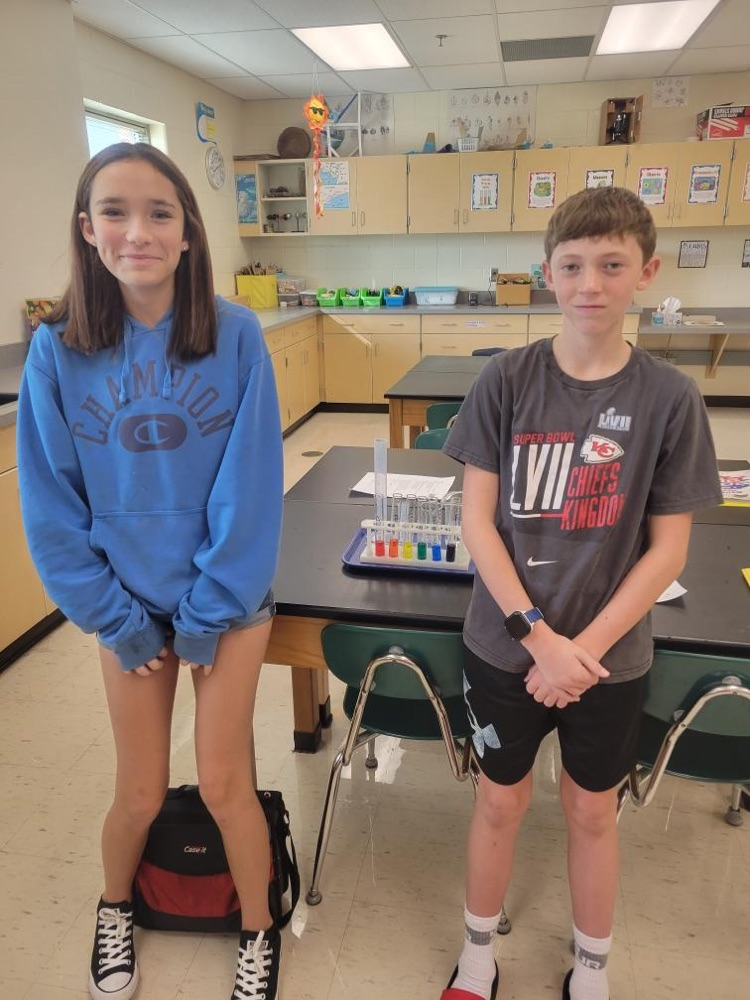 7th grade students enjoyed practicing measurement, precision, safety and reviewing science tools with a Rainbow Lab! 🔴🔵 #HMSRedHawks #USD415 #RedHawkReady #Hiawathaks #HiawathaKansas #VisitHiawatha 🔴🔵