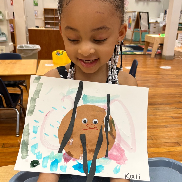 Ms. Brynn’s preschool class making self portraits