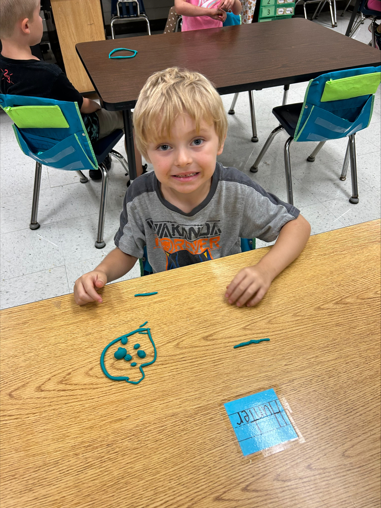 child with circles
