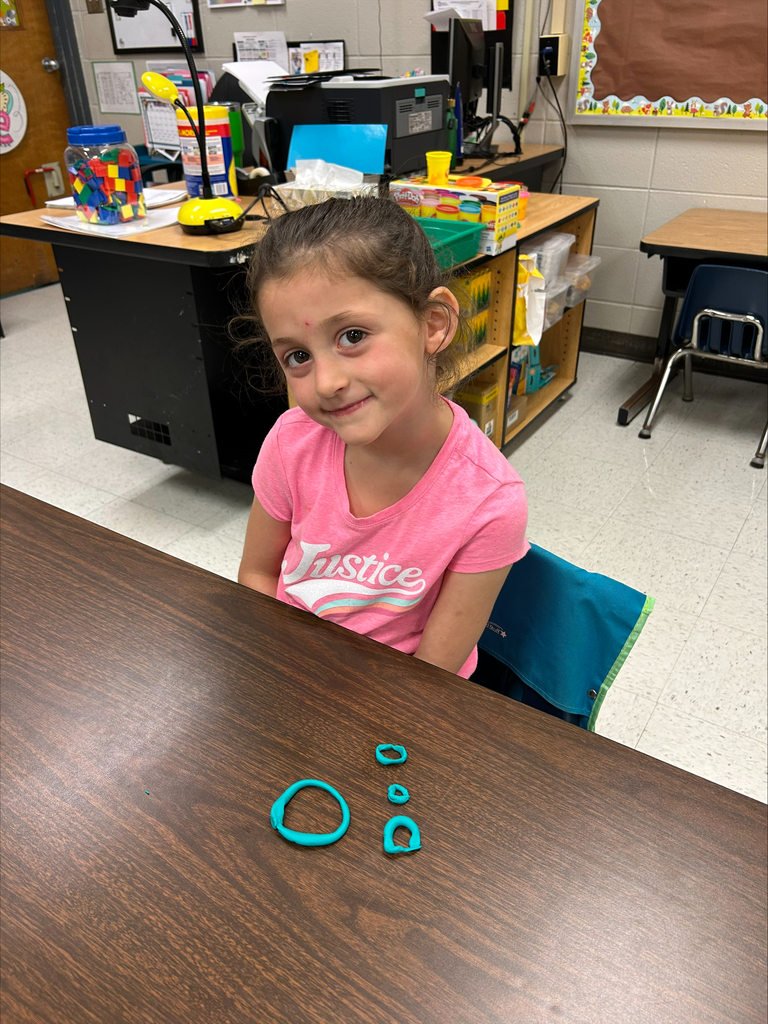 child with circles