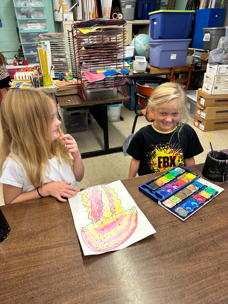 girls painting