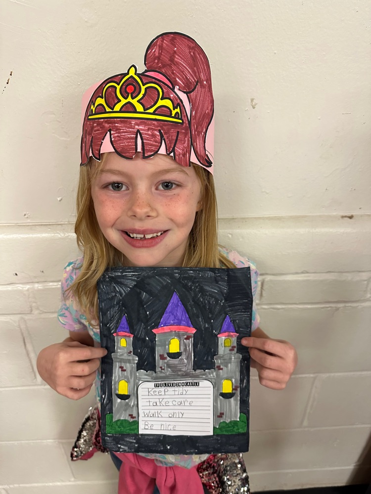 child wearing crown