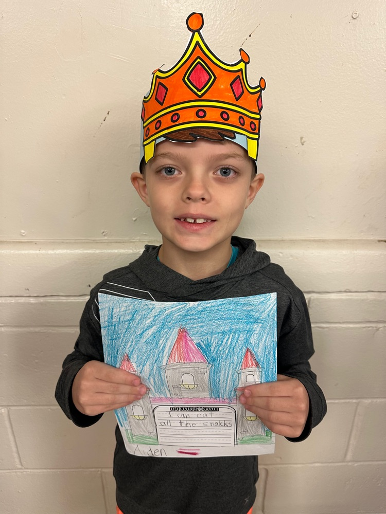 child wearing crown
