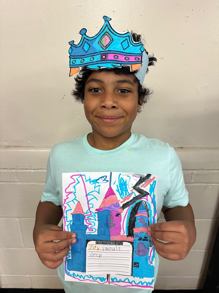 child wearing crown