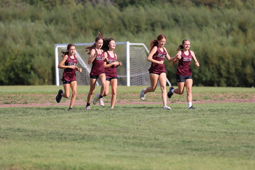 girls running cross country