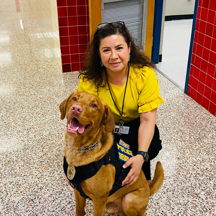 What a special treat it was to have Officer Bernal and K9 Officer Buddy at Escandon! The best boy there ever was! We look forward to having all our eagles meet him soon. 🐕❤️🦅👮🏽♀️