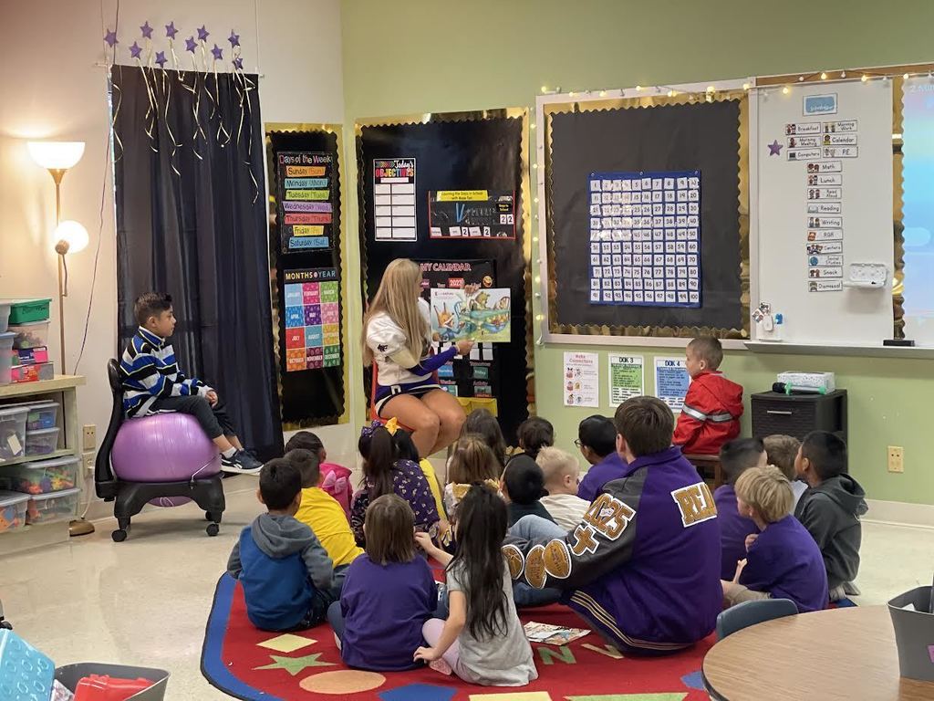 DHS students reading to Ms. Francis' class