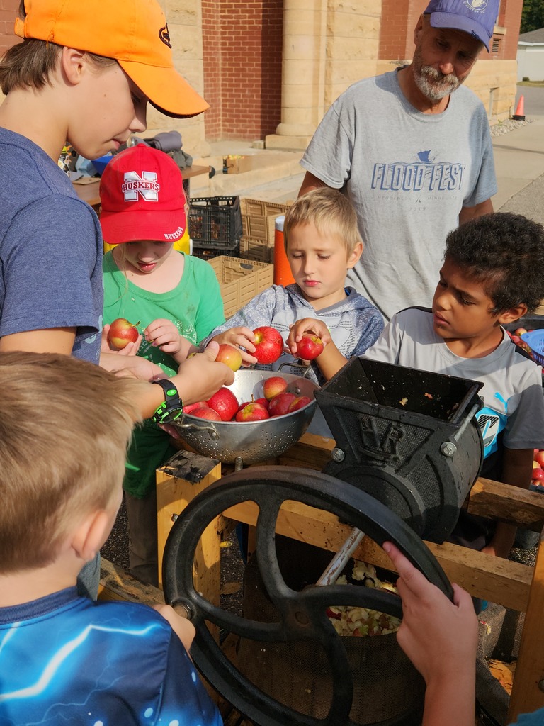 With the leaves changing and the cooler weather coming, the first day of fall is almost here! What better way to spend our Friday at MNCS than teach our students how to make delicious apple crisp, apple sauce, and how to use an apple press to make cider! The lessons incorporated precision and motor skills, the math and science of measurements and baking, and was a fun hands-on activity. Students enjoyed the process from start to finish, ending with tasting their delicious creations! Perhaps the most valuable lesson learned is bringing together friends to work in harmony to harvest the fruit from our recent orchard field trip, and coming together again using teamwork to make some delicious fall treats! What a fun day at MNCS!