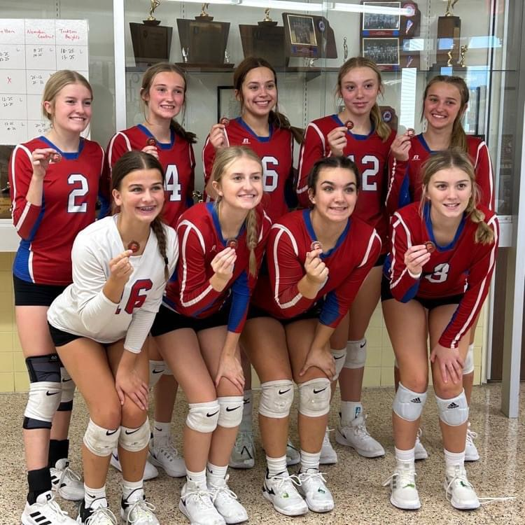 Hiawatha JV volleyball finishes in 3rd place at the Hiawatha Invitational JV Tournament.  🔴🔵  #HHSRedHawks #USD415 #RedHawkReady #Hiawathaks #HiawathaKansas #VisitHiawatha 🔴🔵 